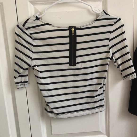 Striped black and white crop top - Picture 2 of 2